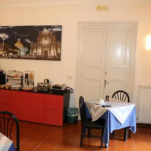 Couette-café L'elefante, Catane